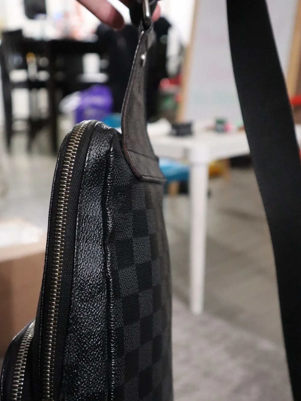 Louis Vuitton Avenue sling bag Damier Graphite